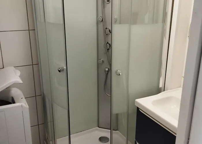 Pres Du Golf Avec Parking Prive 아파트 아그